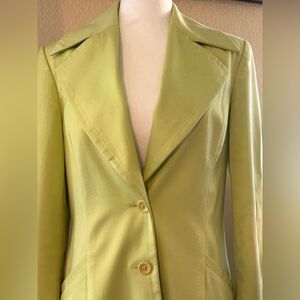 Classiques Entier Lime Green Blazer with Tailored Silhouette